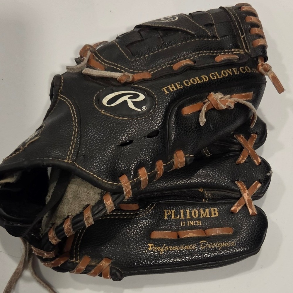 Rawlings Players Series 11 Inch Baseball Glove Black  PL110MB Right Hand Throw